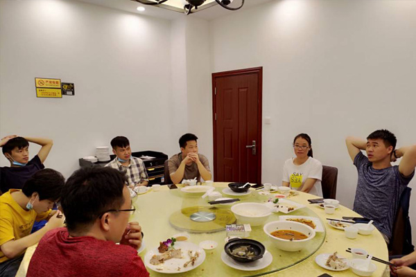 羽毛球比賽后聚餐